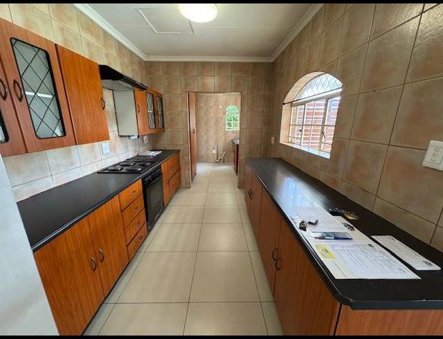 3 BEDROOM HOUSE FOR SALE IN GLEN ERASMIA
